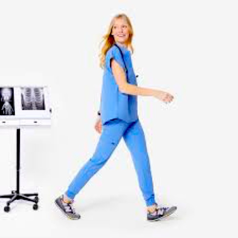 Women's Ceil Blue Petite Jogger Scrub Pants - M